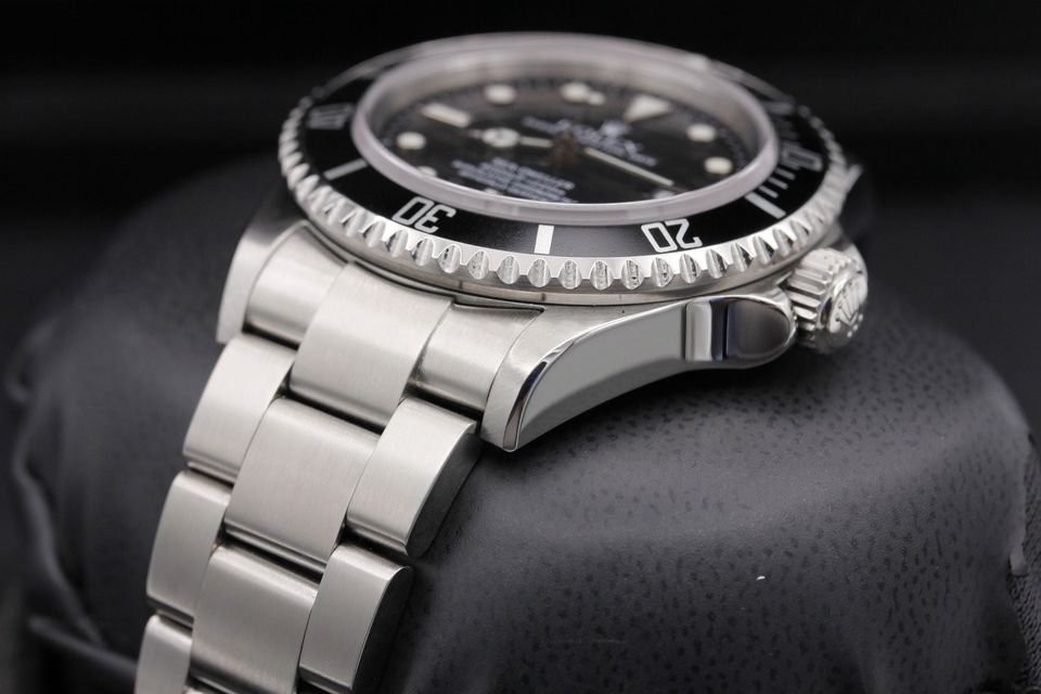 Rolex Sea-Dweller 16600 Image 2
